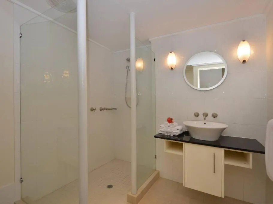 Plantation Villa No.8 - Spacious Villa By The Beach Port Douglas
