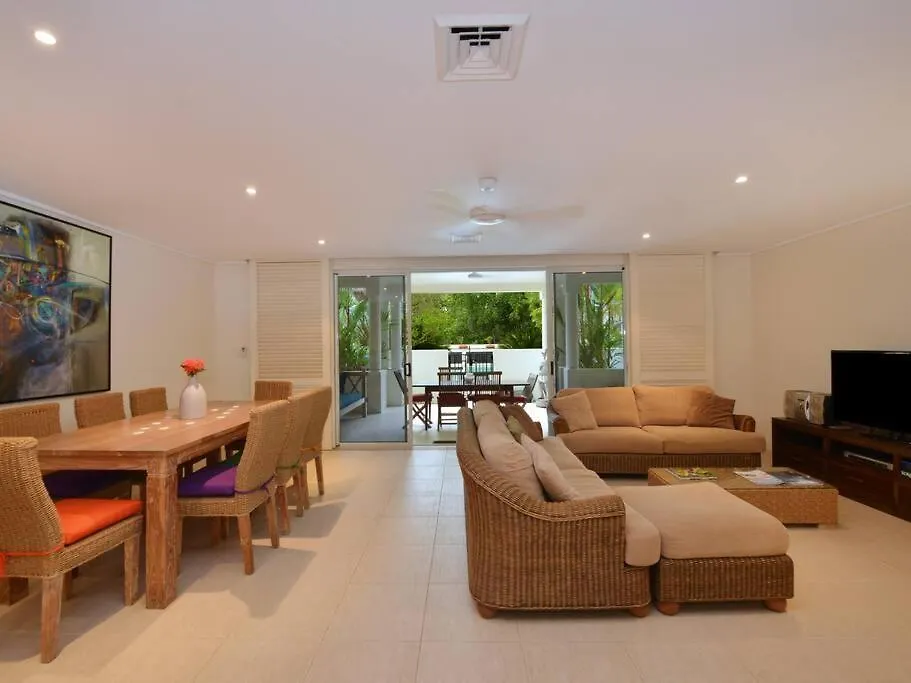 Plantation Villa No.8 - Spacious Villa By The Beach Port Douglas